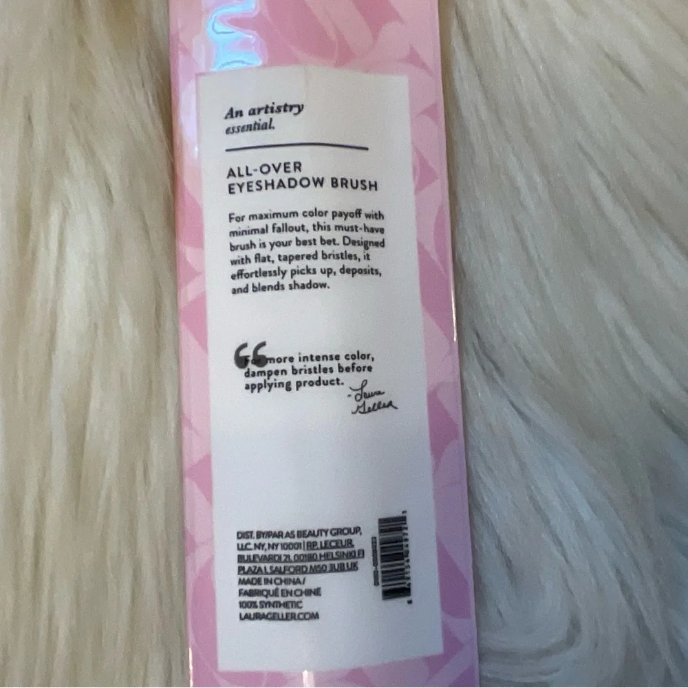 Laura Geller All-Over Eyeshadow Brush - New in Package